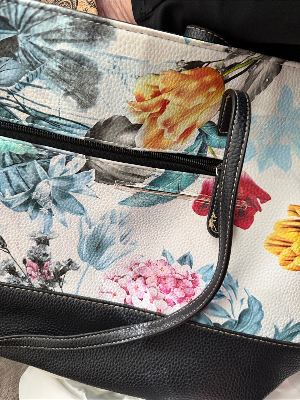 Stone Mountain Accessories Floral Tote with Black Trim and Multicolor Blooms - Picture 6 of 7